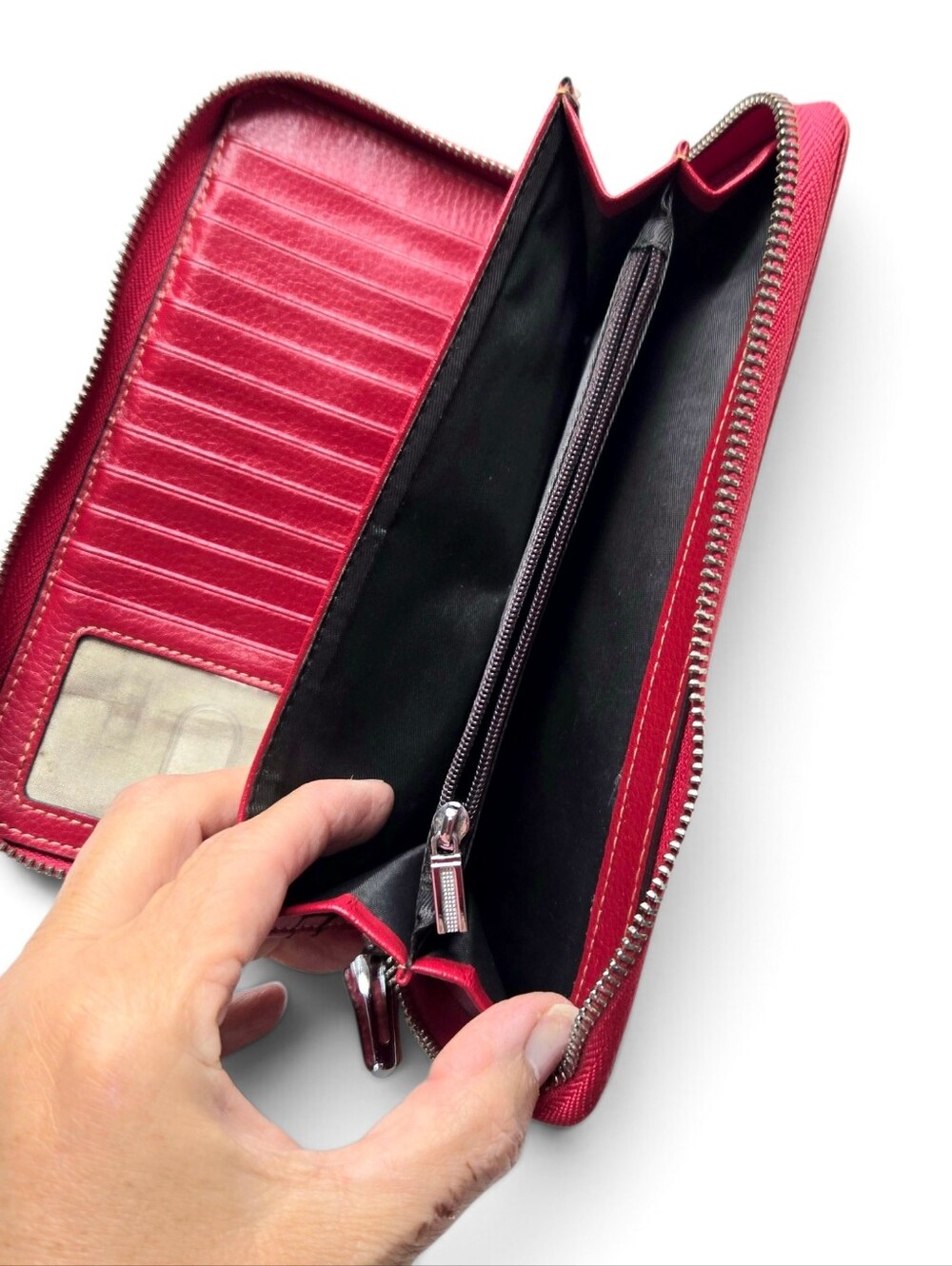 Lavemi Red Leather Wallet. Zip Closure. - Picture 10 of 11